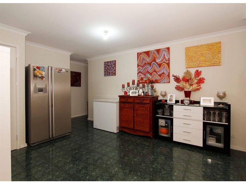 6 Dover Place, Yangebup WA 6164