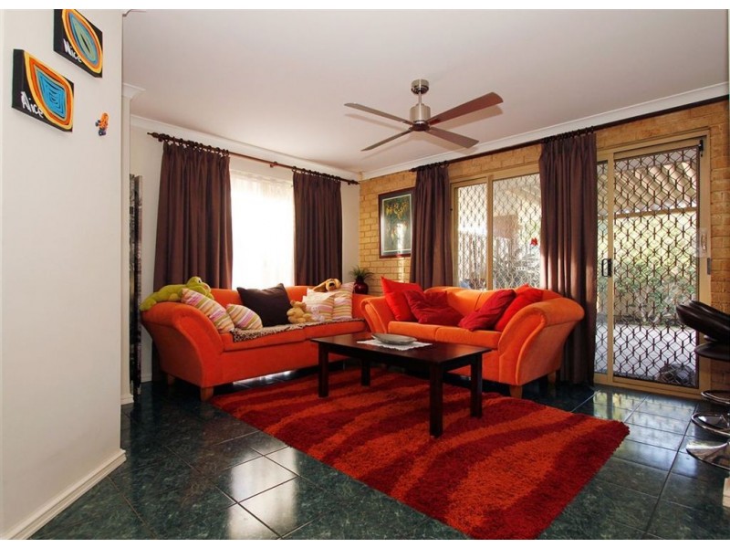 6 Dover Place, Yangebup WA 6164