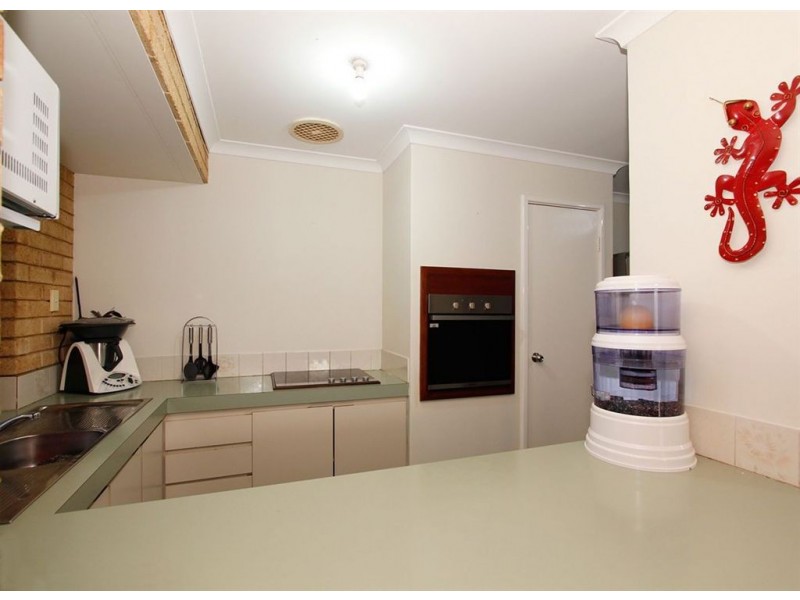 6 Dover Place, Yangebup WA 6164