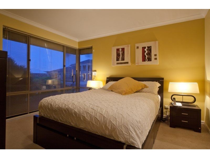 a/1 Capstone Rise, Coogee WA 6166