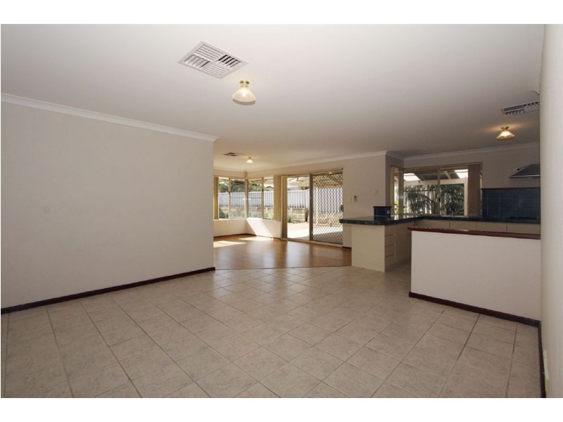 25 Marraboor Place, Success WA 6164