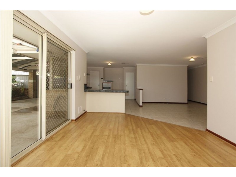 25 Marraboor Place, Success WA 6164