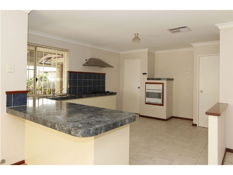 25 Marraboor Place, Success WA 6164