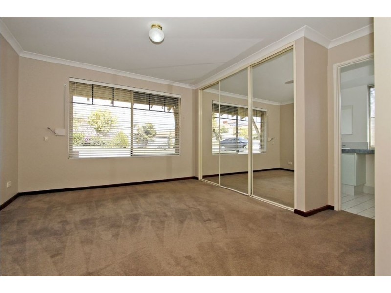 25 Marraboor Place, Success WA 6164