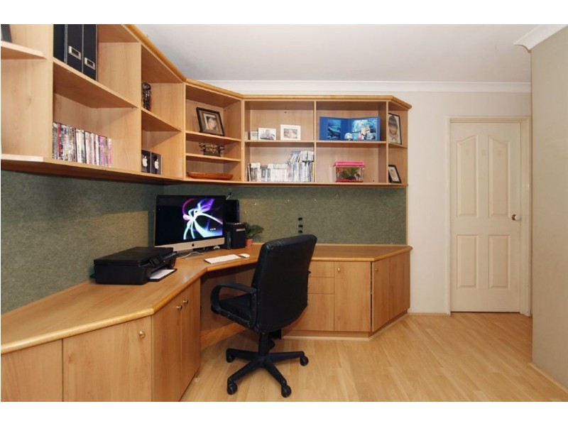 12 Baningan Avenue, Success WA 6164