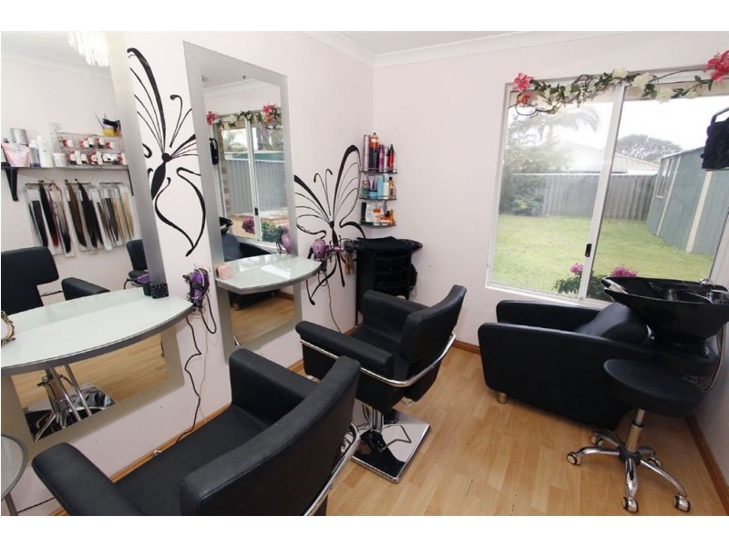 12 Baningan Avenue, Success WA 6164