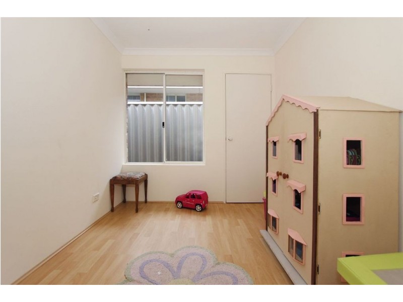 12 Baningan Avenue, Success WA 6164