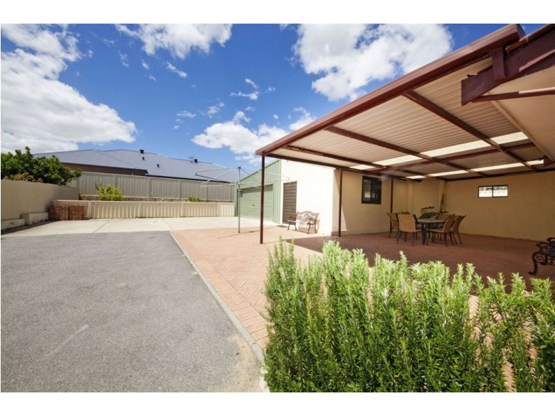 37 Birchley Road, Yangebup WA 6164