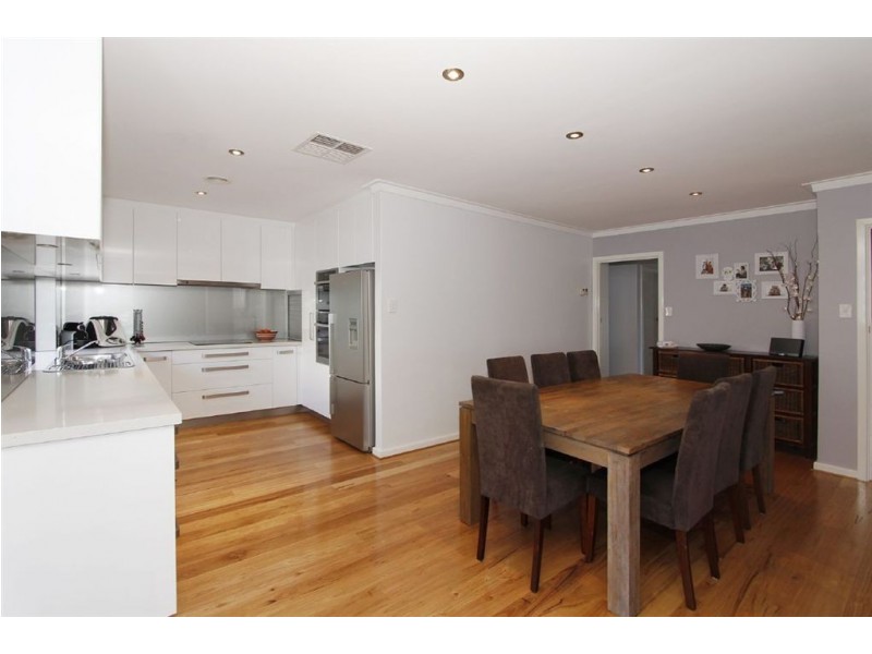 17 Shirley Avenue, Mount Pleasant WA 6153