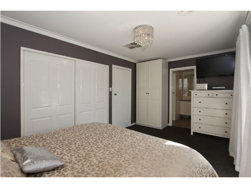 17 Shirley Avenue, Mount Pleasant WA 6153