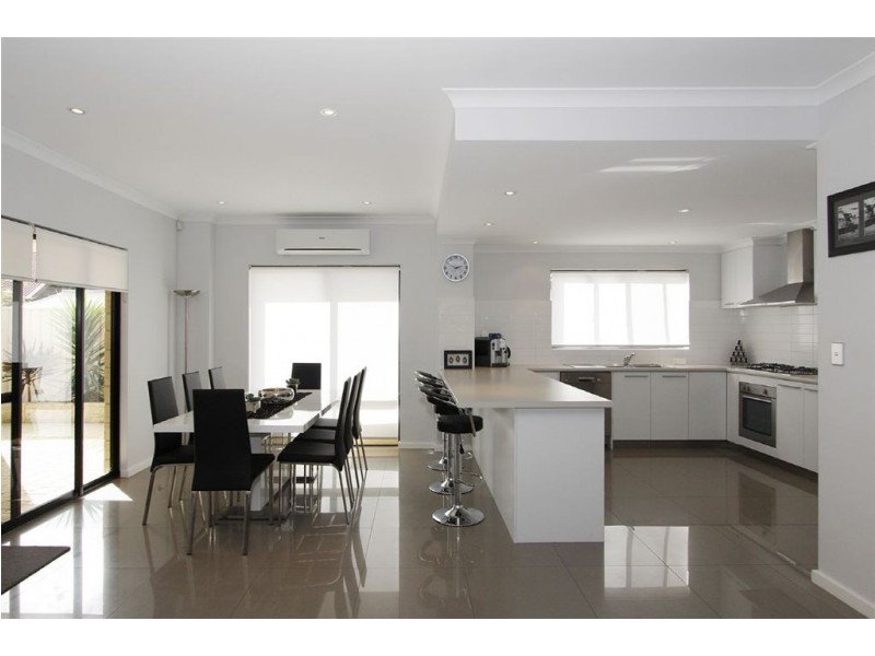 16 Lorne Avenue, Hammond Park WA 6164