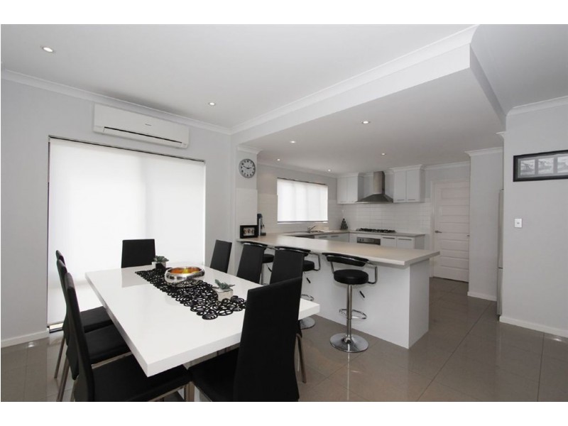 16 Lorne Avenue, Hammond Park WA 6164