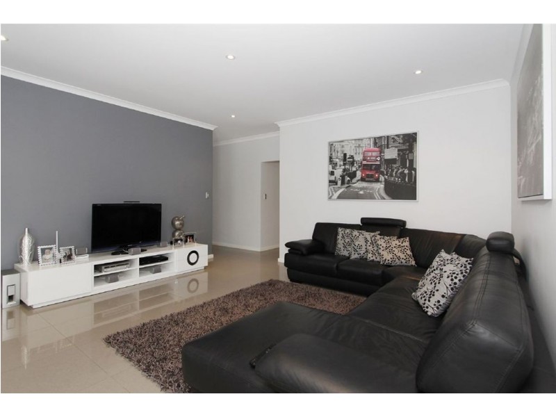 16 Lorne Avenue, Hammond Park WA 6164