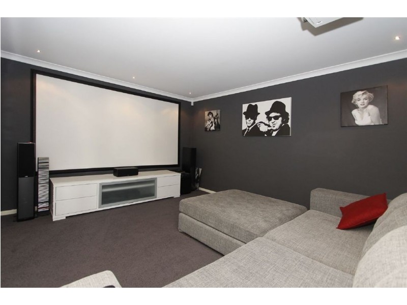 16 Lorne Avenue, Hammond Park WA 6164