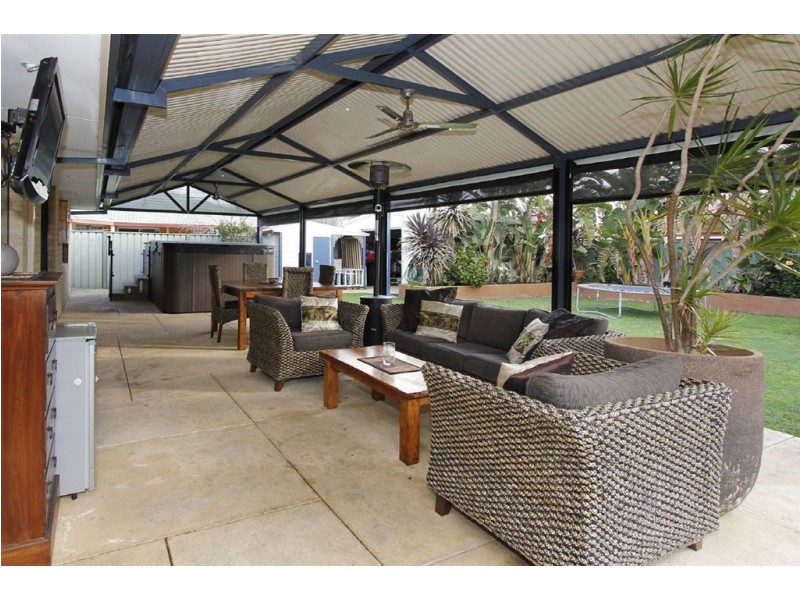 6 Calder Way, Atwell WA 6164