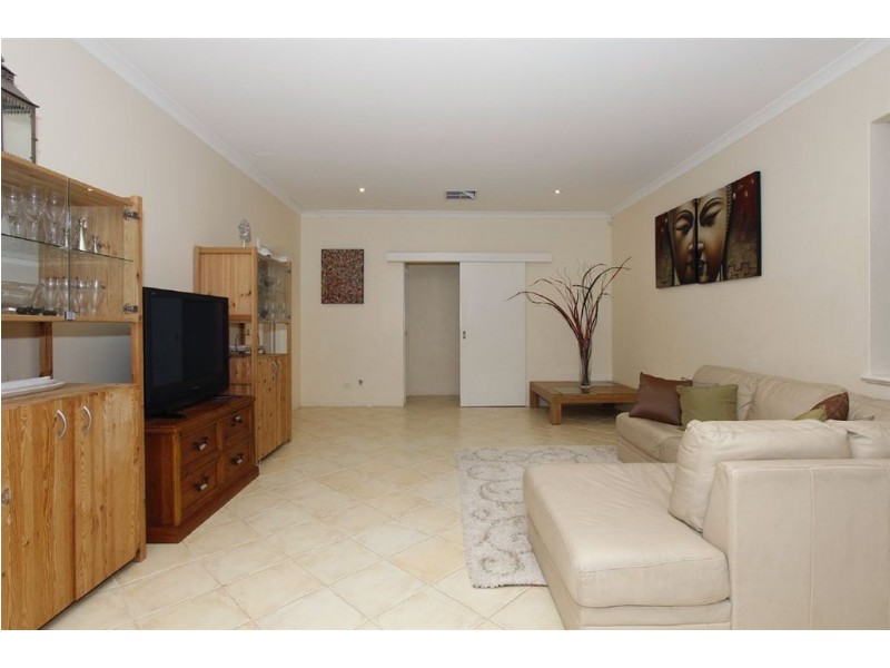 6 Calder Way, Atwell WA 6164