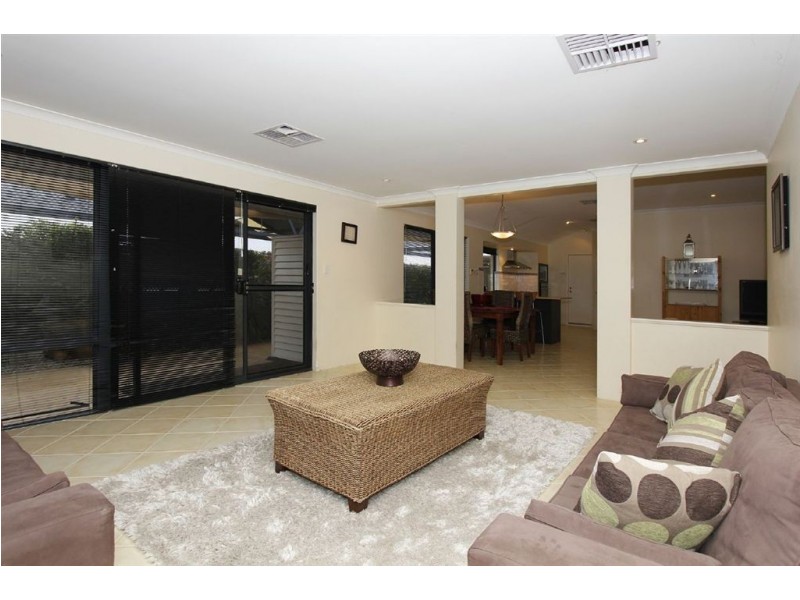 6 Calder Way, Atwell WA 6164