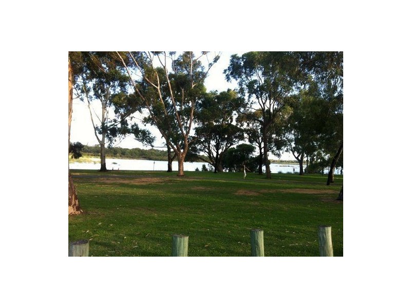 26 Bulrush Drive, Bibra Lake WA 6163