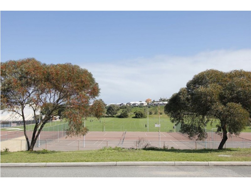 1 Dixon Street, Beaconsfield WA 6162