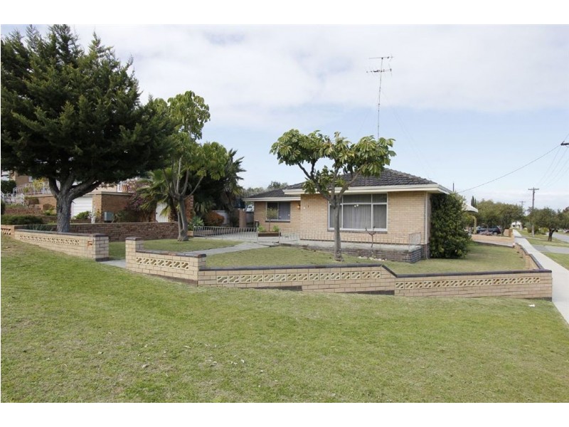 1 Dixon Street, Beaconsfield WA 6162