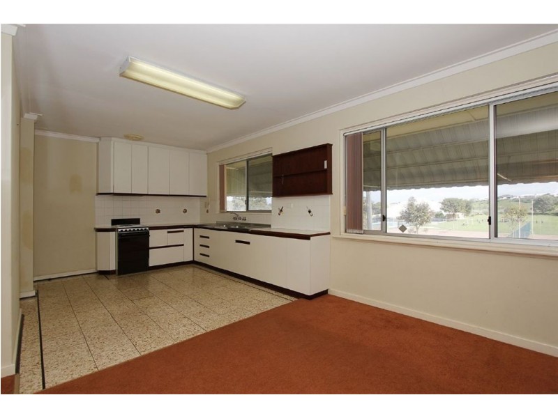1 Dixon Street, Beaconsfield WA 6162