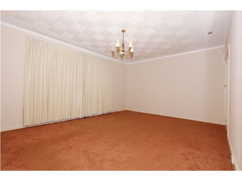 1 Dixon Street, Beaconsfield WA 6162