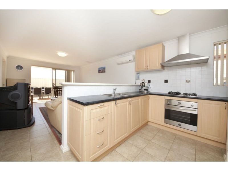 3/2 Mainsail Terrace, Yangebup WA 6164