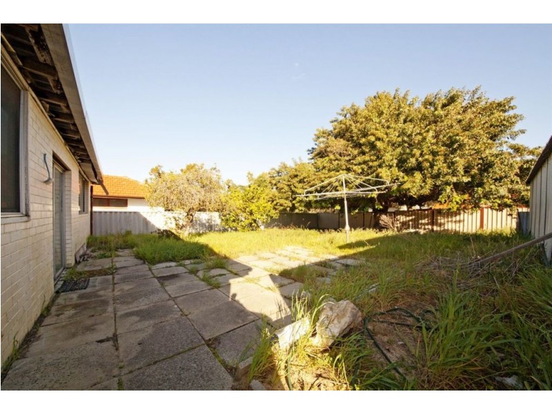 13 Dion Place, Coolbellup WA 6163
