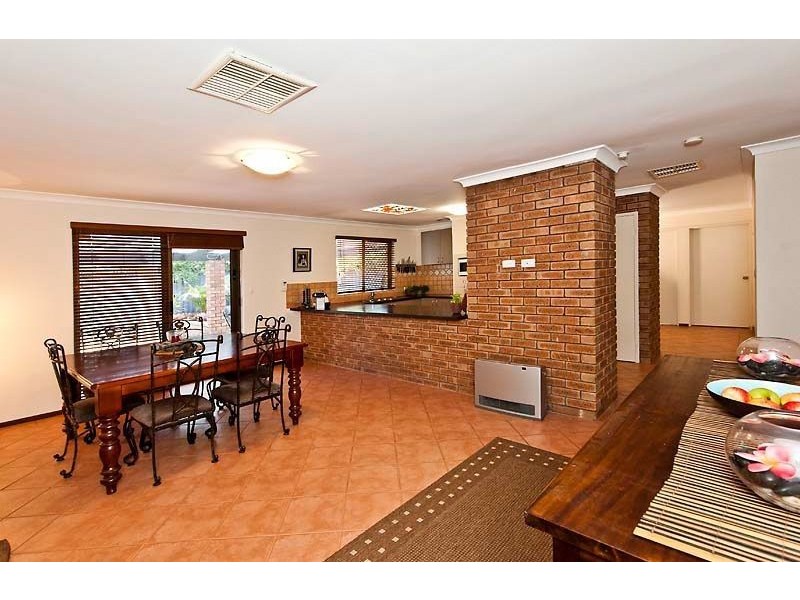 5 Keys Court, Leeming WA 6149