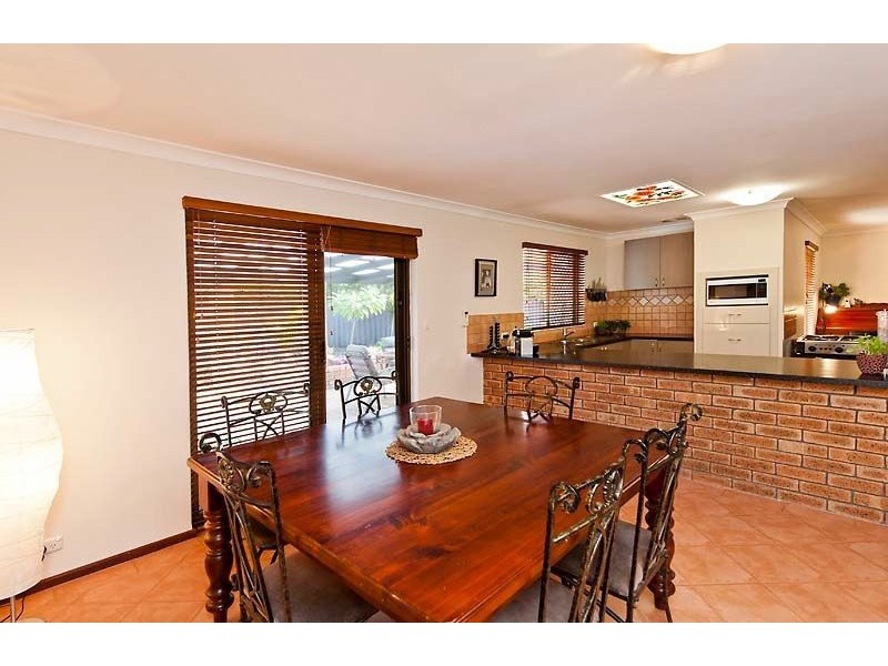 5 Keys Court, Leeming WA 6149