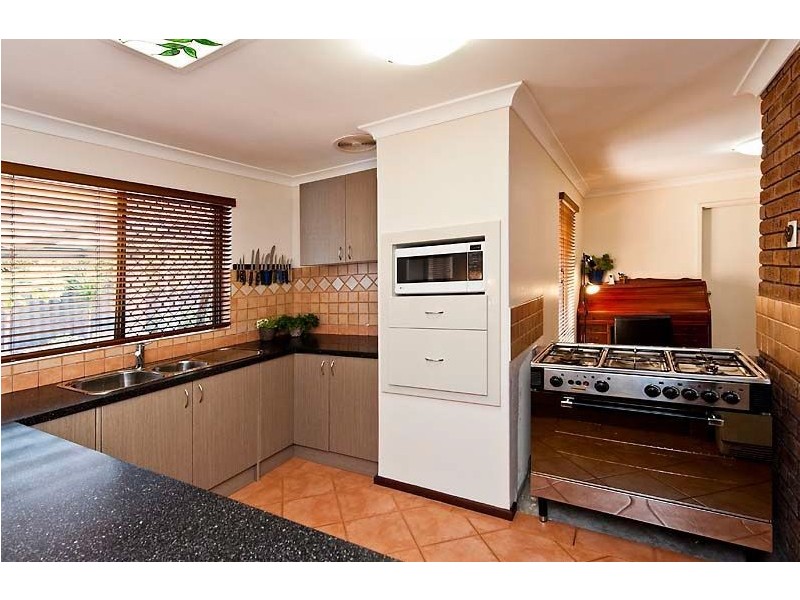 5 Keys Court, Leeming WA 6149