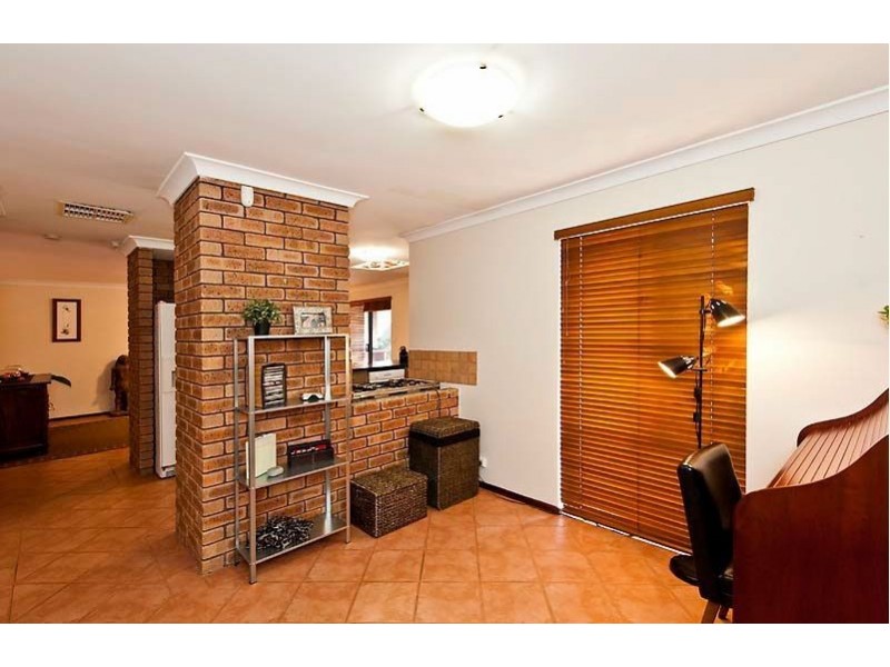 5 Keys Court, Leeming WA 6149