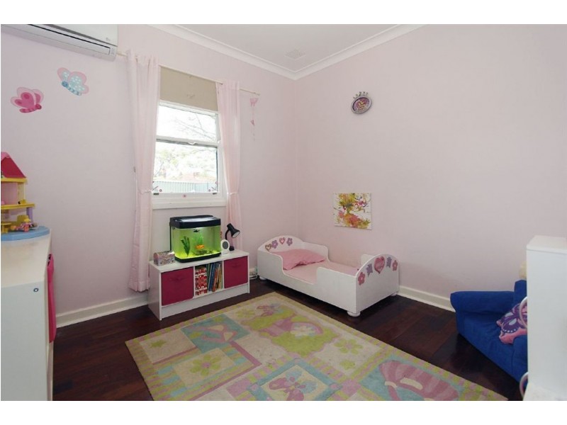 18 Caliban Way, Coolbellup WA 6163