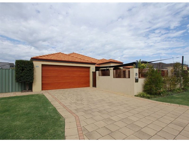 18 Kurrajong Approach, Atwell WA 6164
