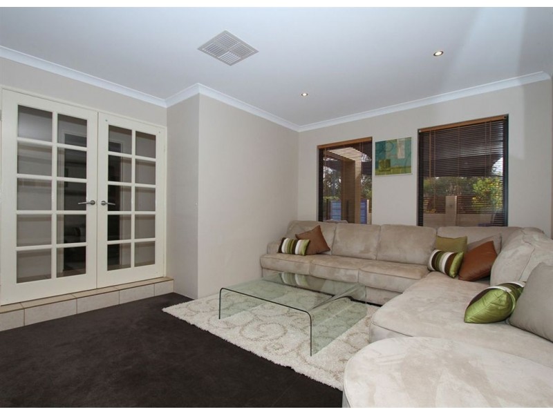 18 Kurrajong Approach, Atwell WA 6164