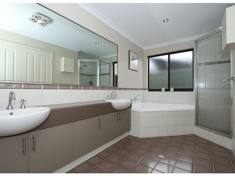 18 Kurrajong Approach, Atwell WA 6164
