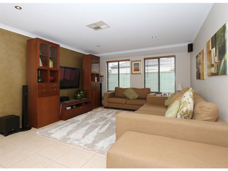 18 Kurrajong Approach, Atwell WA 6164