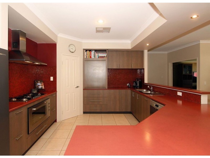 18 Kurrajong Approach, Atwell WA 6164