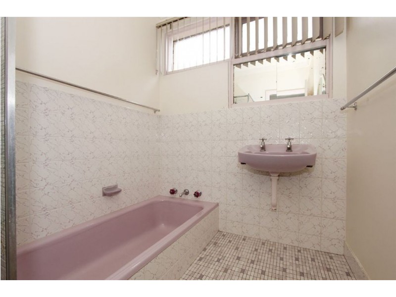 1 Edeline Street, Spearwood WA 6163