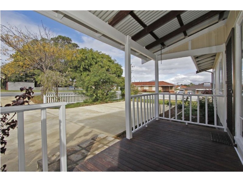 35 Grigg Place, Hilton WA 6163