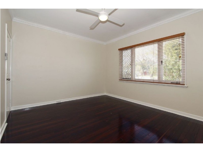 35 Grigg Place, Hilton WA 6163