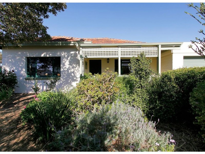 2 Ivermey Road, Hamilton Hill WA 6163