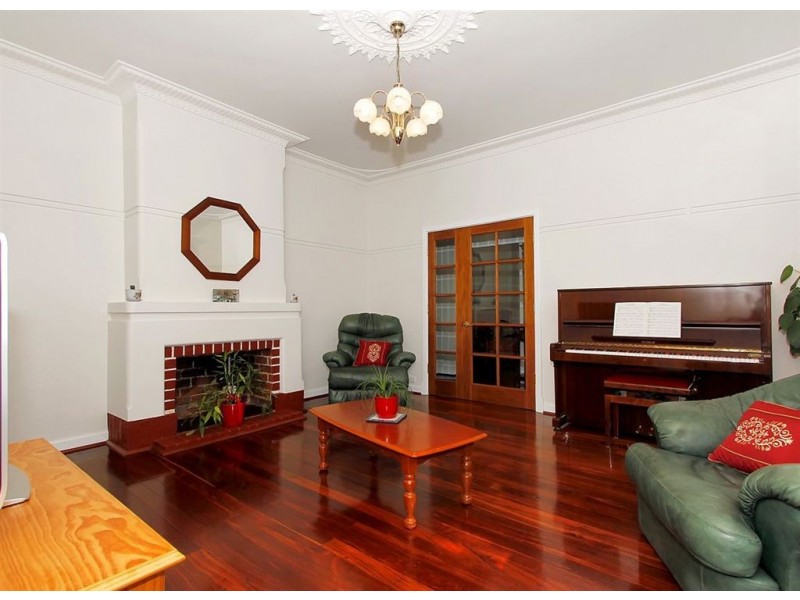 2 Ivermey Road, Hamilton Hill WA 6163