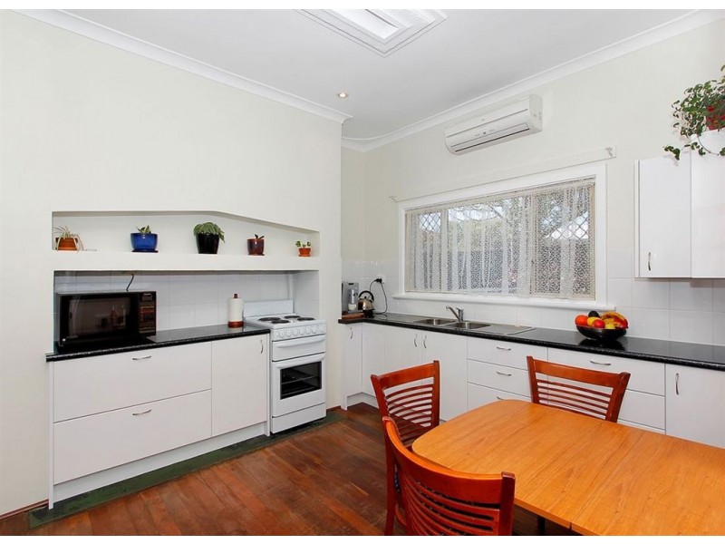 2 Ivermey Road, Hamilton Hill WA 6163