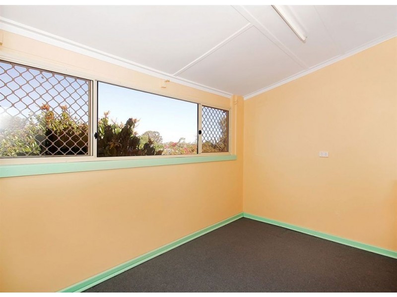 2 Ivermey Road, Hamilton Hill WA 6163