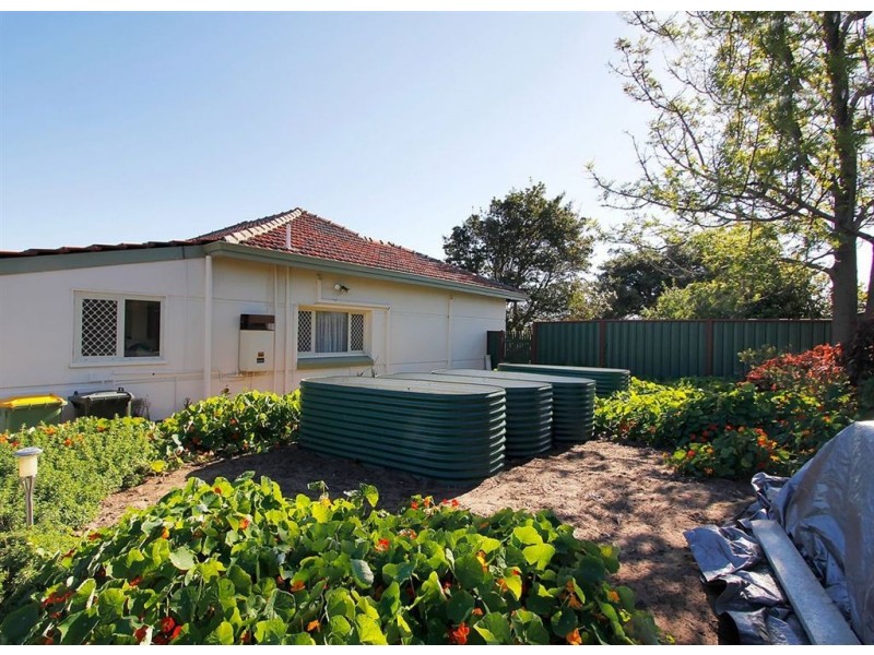 2 Ivermey Road, Hamilton Hill WA 6163