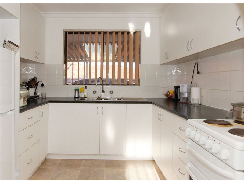 1/15 Ives Street, Hamilton Hill WA 6163