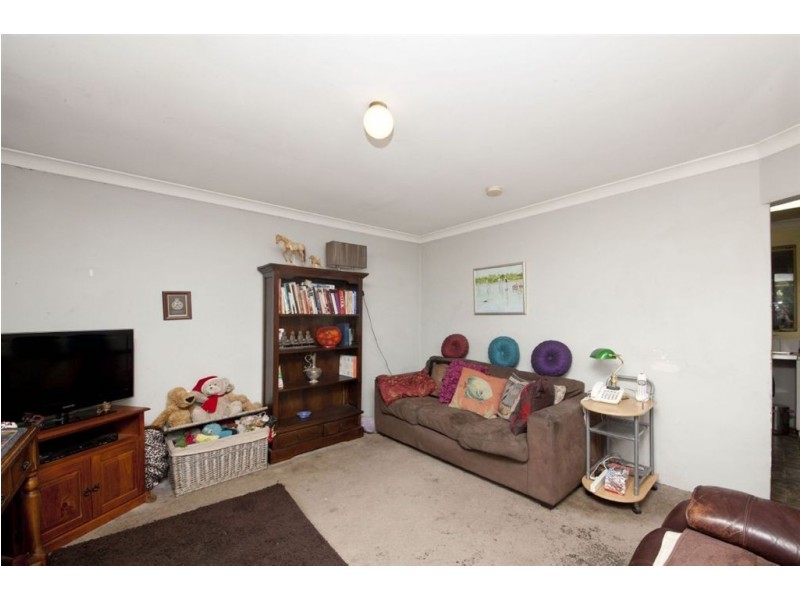 4 Barrine Gardens, South Lake WA 6164