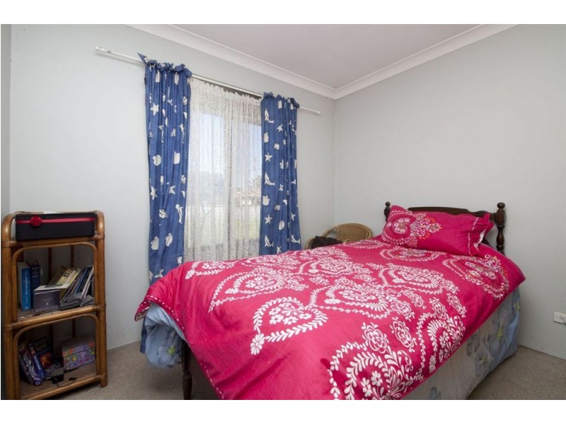 4 Barrine Gardens, South Lake WA 6164