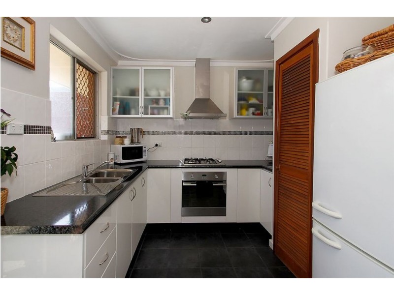 6 Claygate Road, Hamilton Hill WA 6163